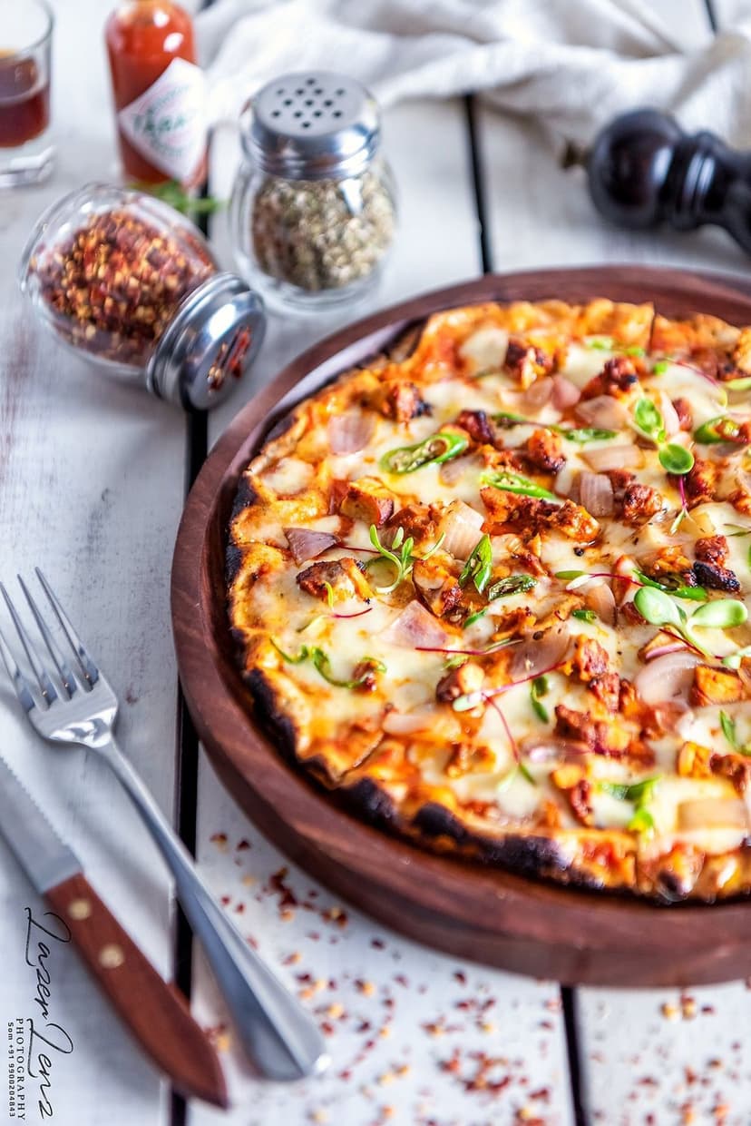 🔥 Top 5 Must-Try Pizzas at Singh Pizza Shop in 2025